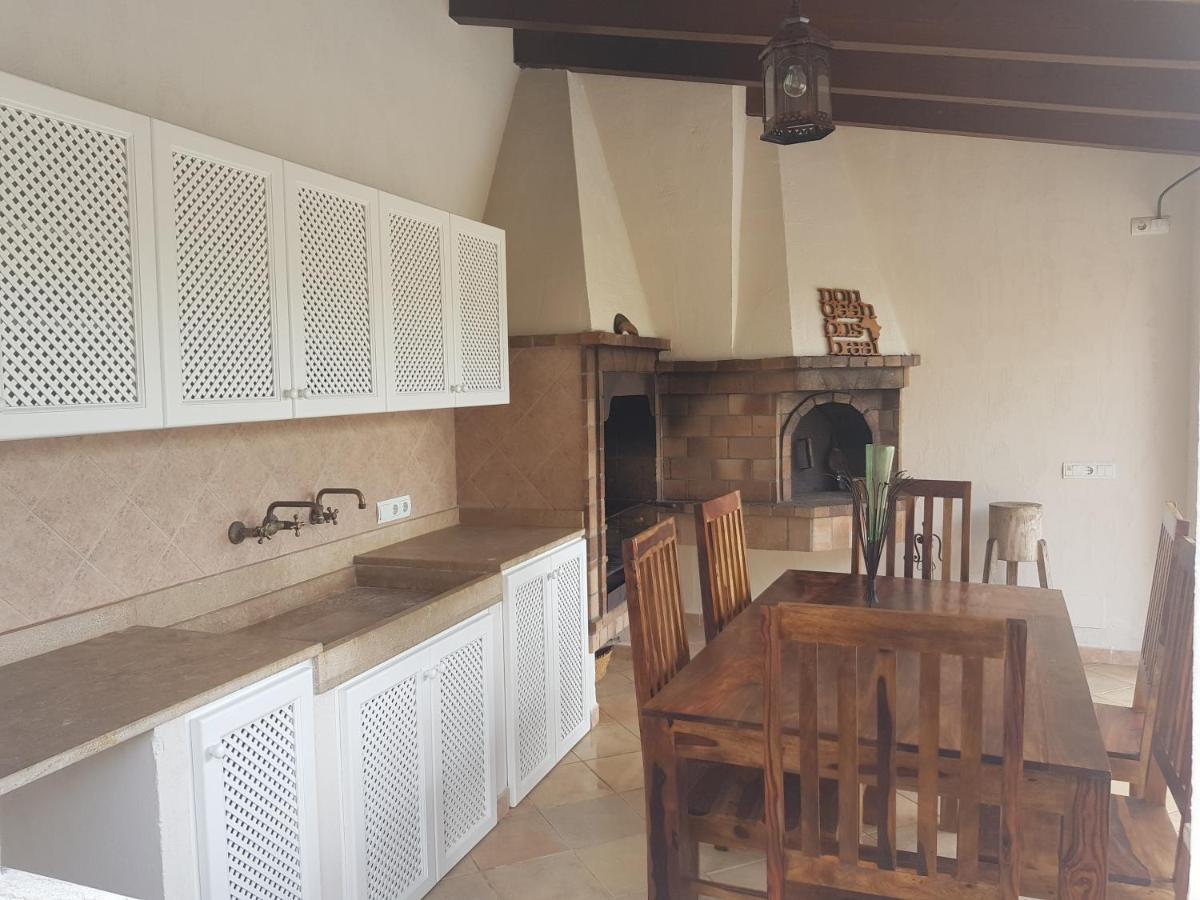 Villa Milagro - 3 Bedroom Finca Style Villa With Pool Near Golf Course/Beaches - Air Cond. Pollença Exterior foto