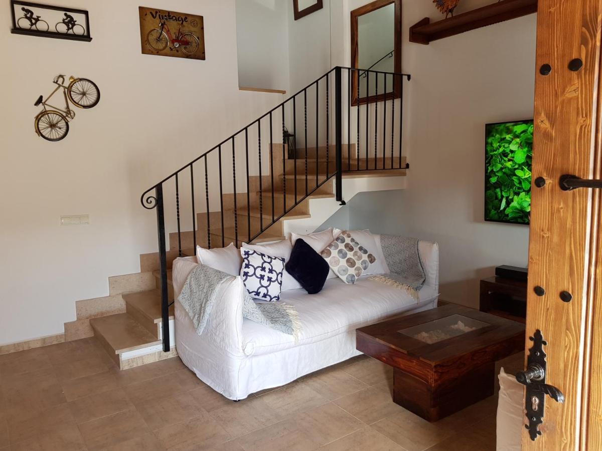 Villa Milagro - 3 Bedroom Finca Style Villa With Pool Near Golf Course/Beaches - Air Cond. Pollença Exterior foto