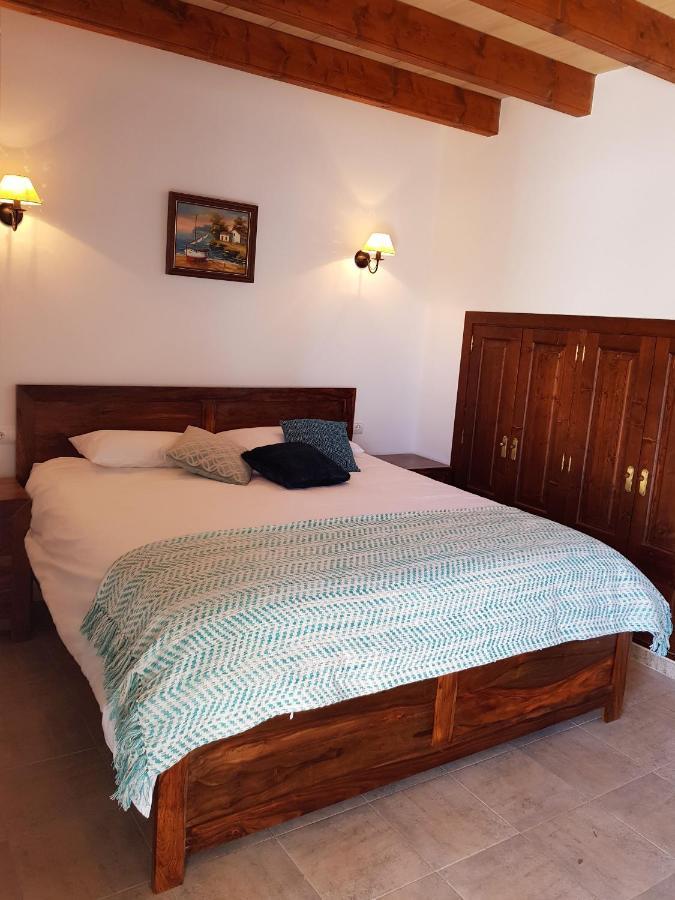 Villa Milagro - 3 Bedroom Finca Style Villa With Pool Near Golf Course/Beaches - Air Cond. Pollença Exterior foto